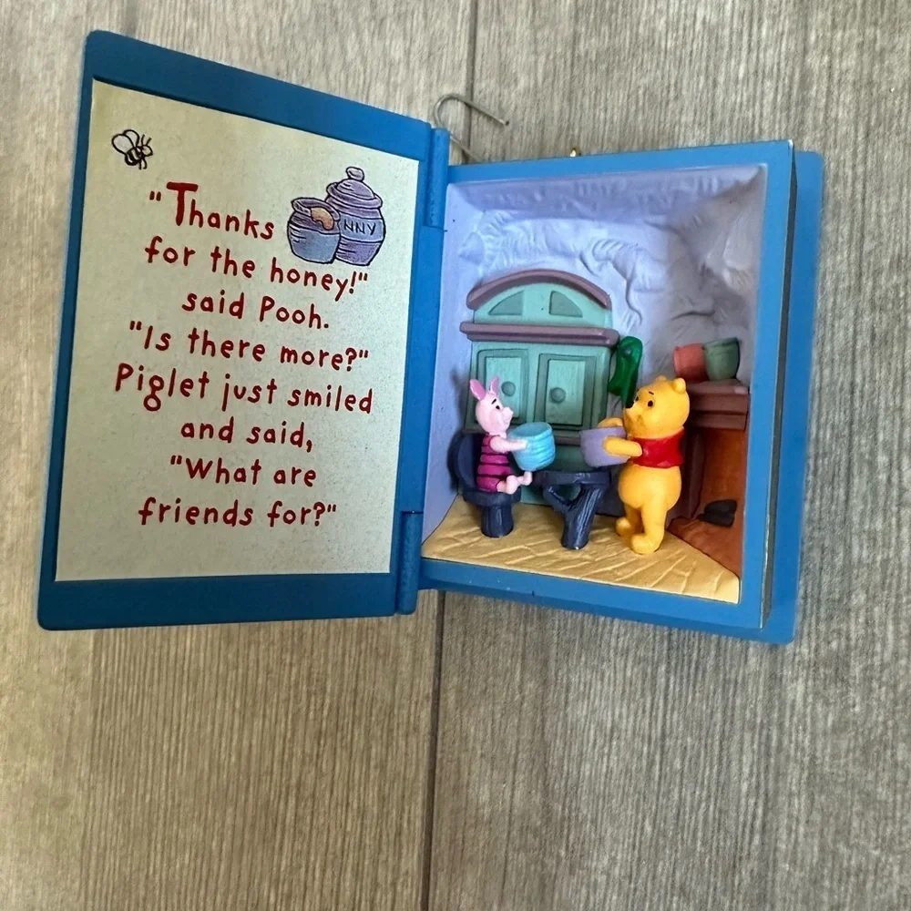 VTG Hallmark keepsake A Visit From Piglet winnie the pooh 1998 Ornament Disney